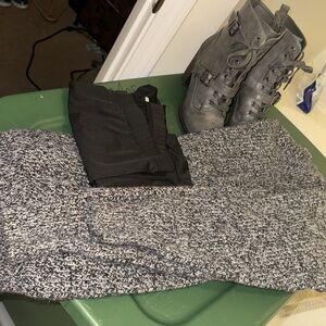 Women’s size XL sweater by Alinfu